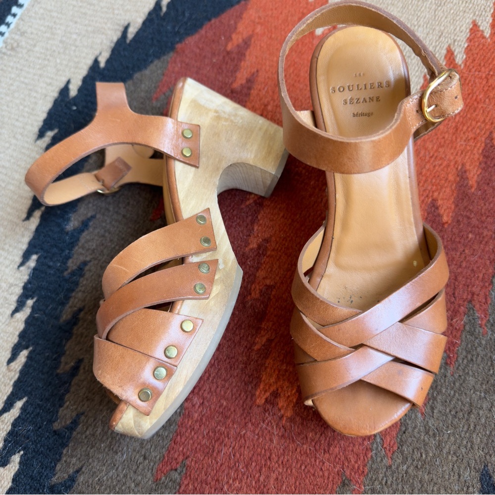 Sézane Women's Tan Leather clogs sandals